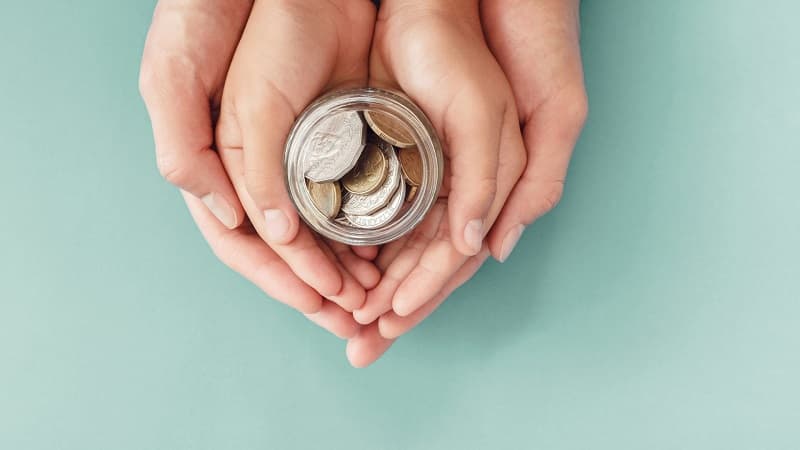Cómo ahorrar con niños pequeños Cómo ahorrar con niños pequeños
